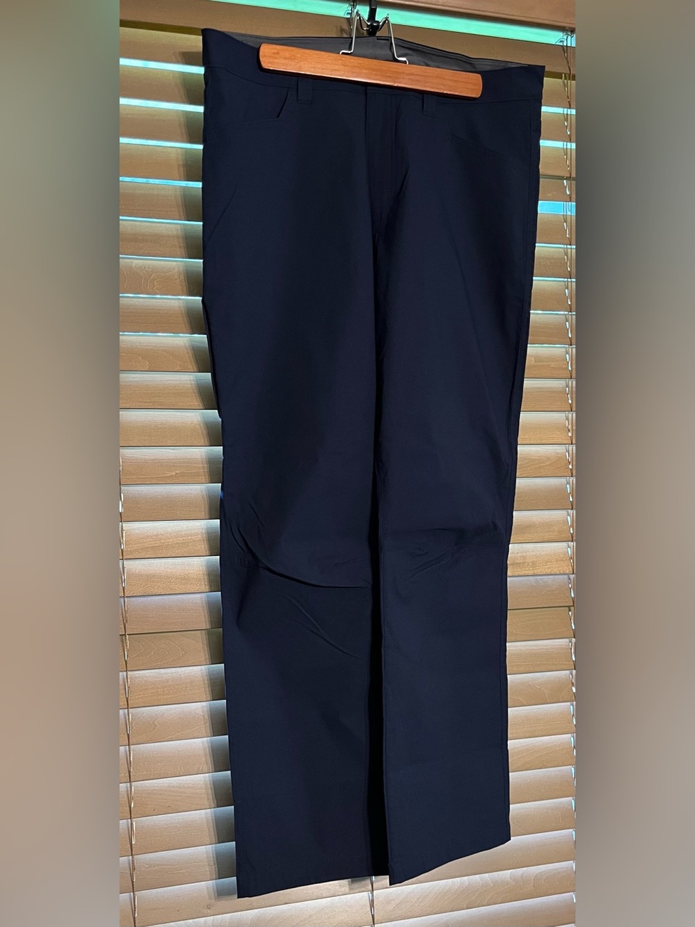 Men’s Eddie Bauer Tech Pant
Sz 34/30
color: Atlantic
nwt